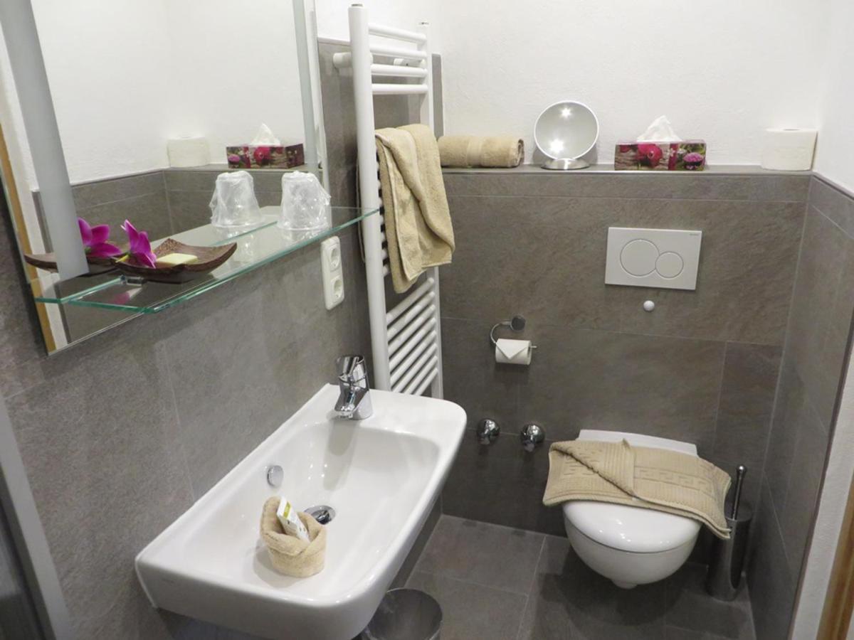 Landhof Angstl - Gaestezimmer Und Tagungsraum Höslwang Εξωτερικό φωτογραφία